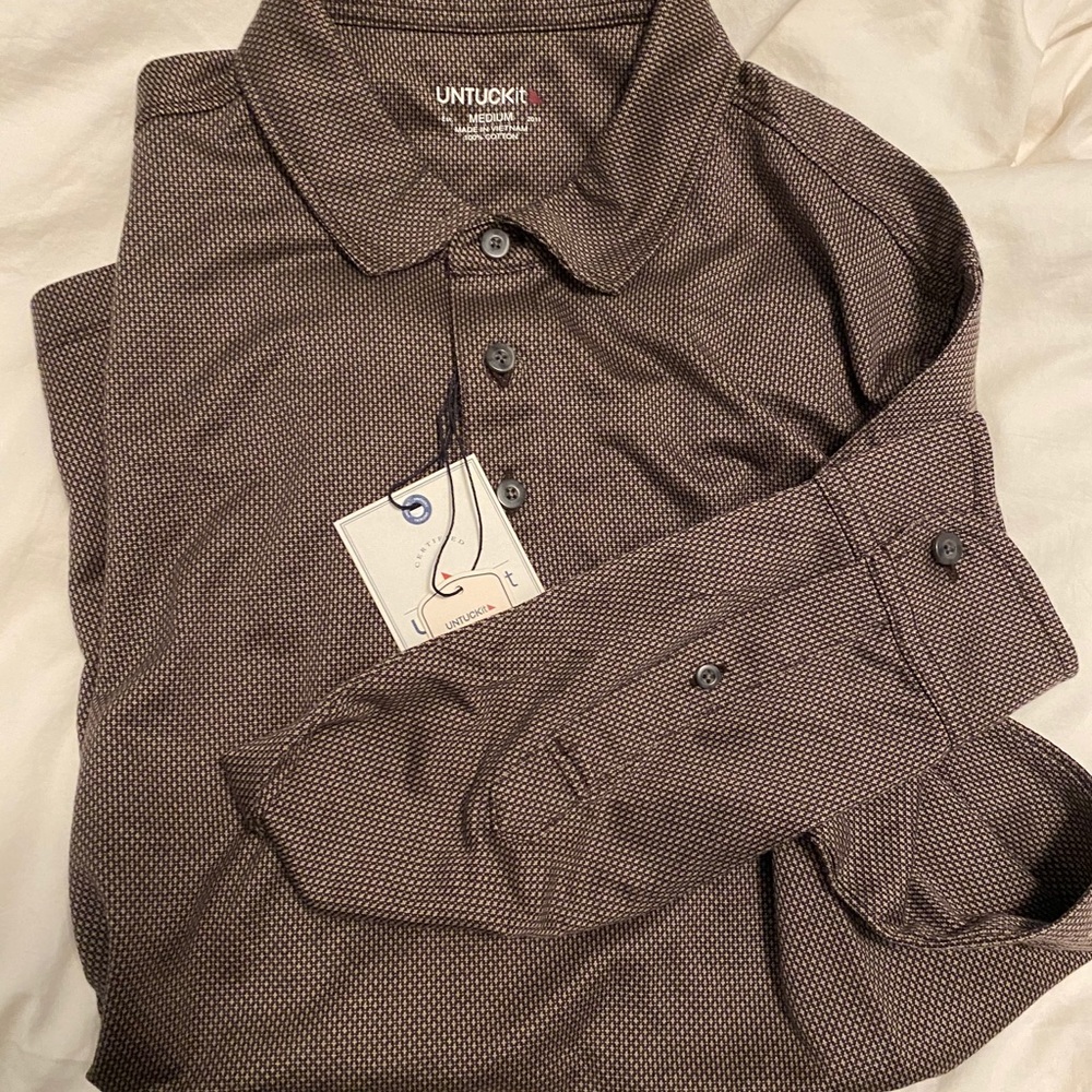 Men’s untuckit shirt